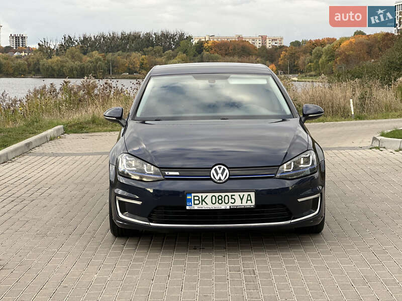 Хетчбек Volkswagen e-Golf 2015 в Рівному