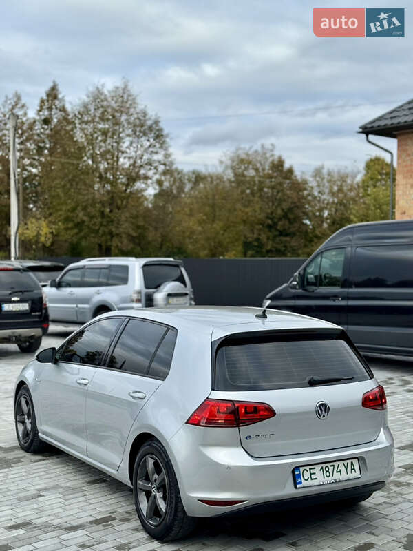 Хэтчбек Volkswagen e-Golf 2015 в Черновцах