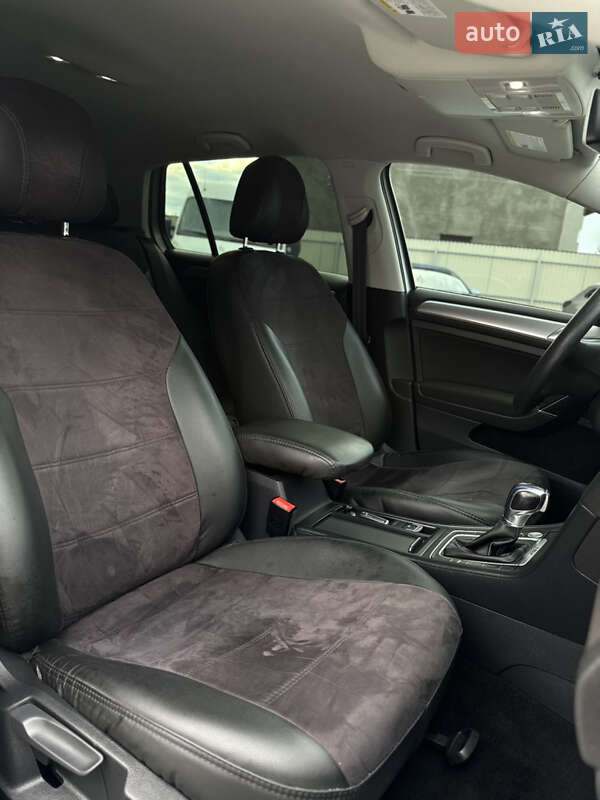 Хэтчбек Volkswagen e-Golf 2015 в Черновцах