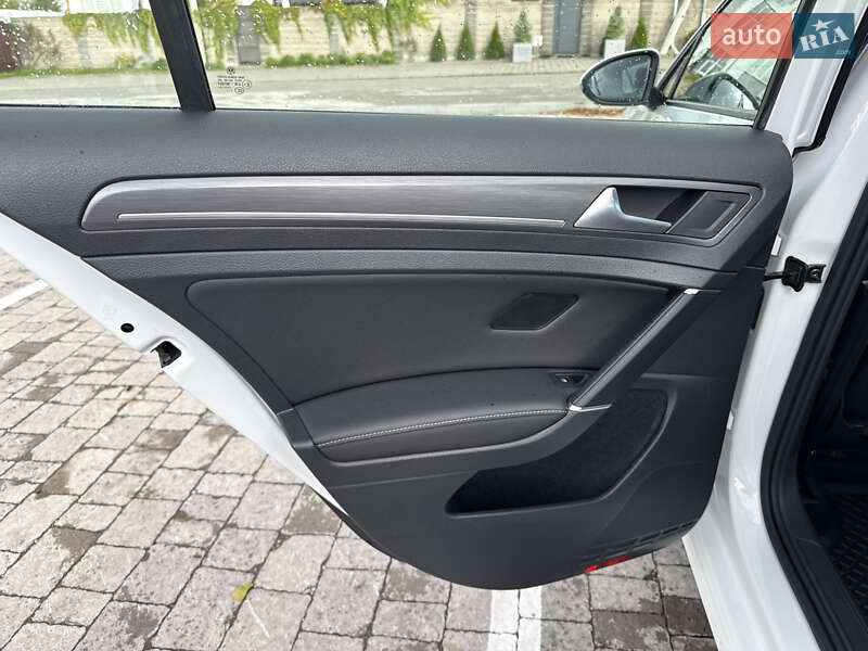 Хетчбек Volkswagen e-Golf 2018 в Рівному