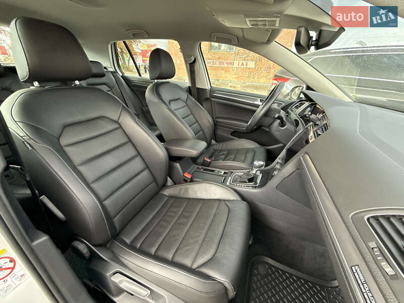 Хетчбек Volkswagen e-Golf 2018 в Рівному