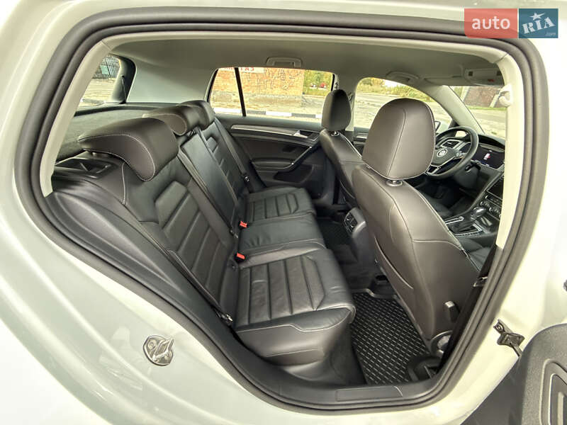Хетчбек Volkswagen e-Golf 2018 в Рівному