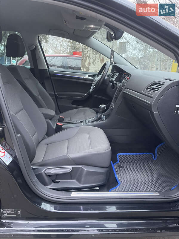Хэтчбек Volkswagen e-Golf 2019 в Одессе