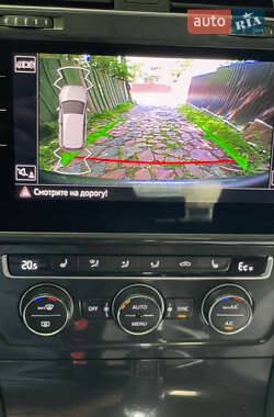 Хэтчбек Volkswagen e-Golf 2017 в 