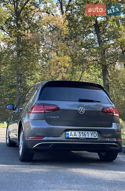 Хэтчбек Volkswagen e-Golf 2017 в 