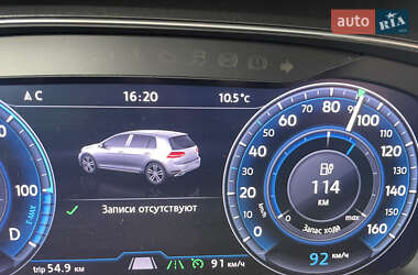 Хэтчбек Volkswagen e-Golf 2017 в 