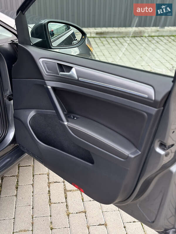 Хэтчбек Volkswagen e-Golf 2019 в Ужгороде