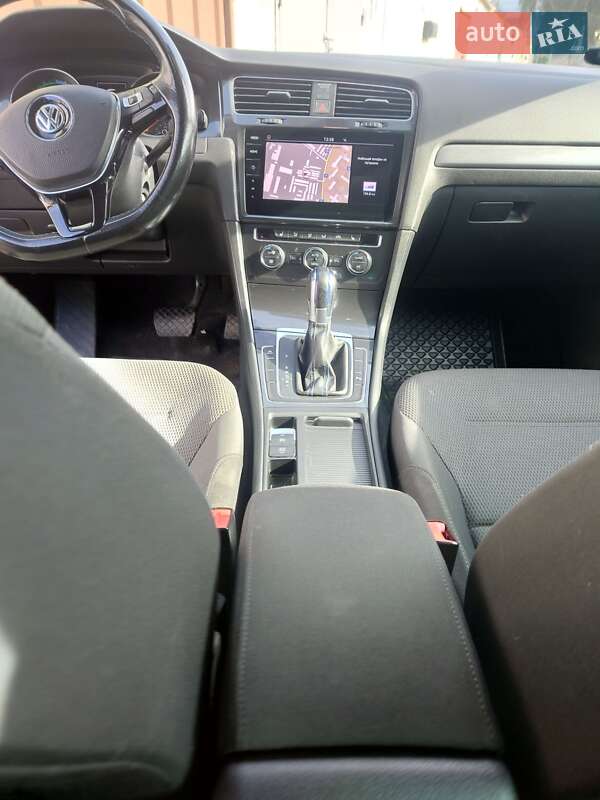 Хетчбек Volkswagen e-Golf 2017 в Луцьку