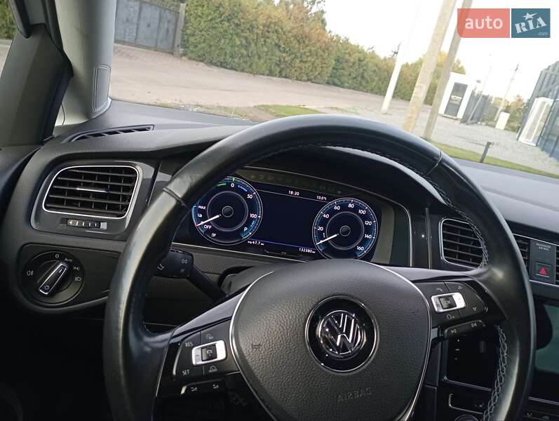 Хэтчбек Volkswagen e-Golf 2018 в Луцке