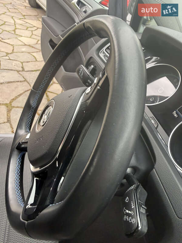 Хэтчбек Volkswagen e-Golf 2020 в Мукачево