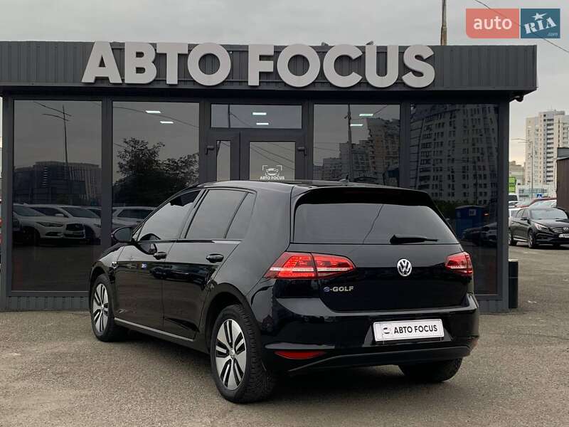 Хэтчбек Volkswagen e-Golf 2016 в Киеве