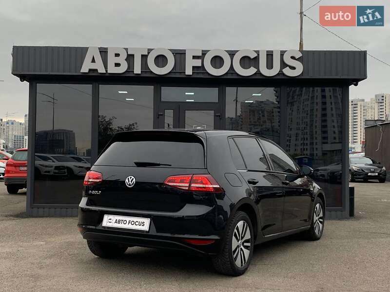 Хэтчбек Volkswagen e-Golf 2016 в Киеве
