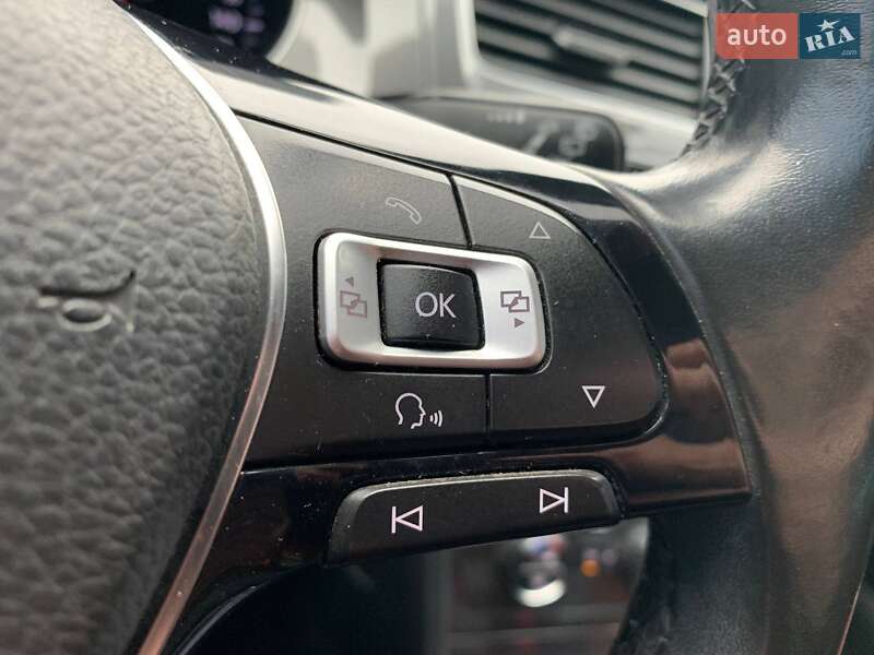 Хэтчбек Volkswagen e-Golf 2016 в Киеве