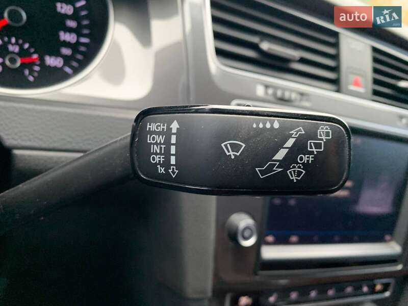 Хэтчбек Volkswagen e-Golf 2016 в Киеве