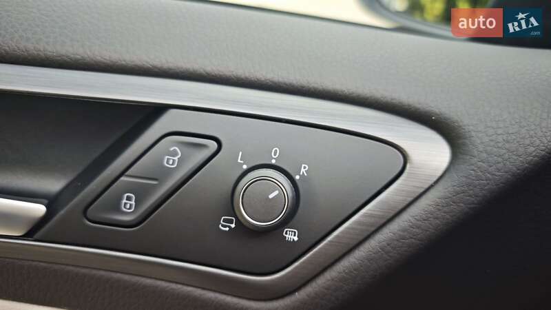 Хэтчбек Volkswagen e-Golf 2018 в Каменец-Подольском