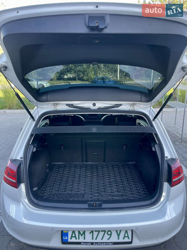 Хетчбек Volkswagen e-Golf 2015 в Харкові