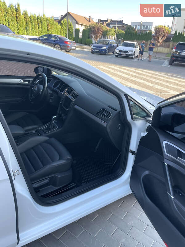 Хетчбек Volkswagen e-Golf 2015 в Харкові