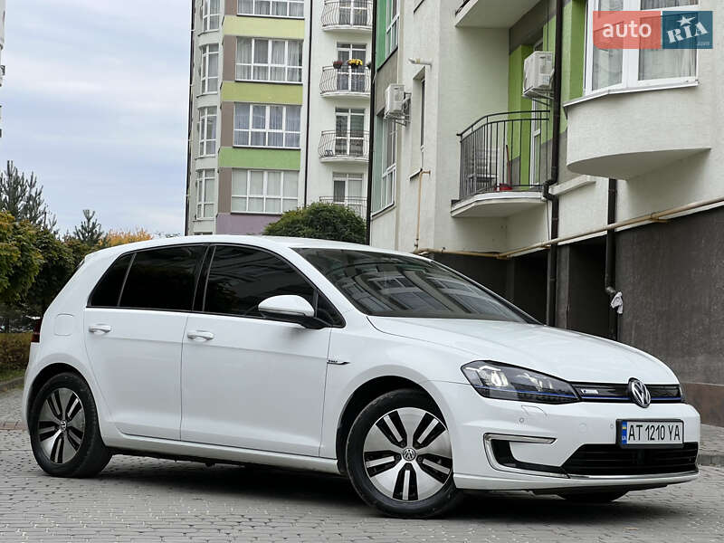 Хетчбек Volkswagen e-Golf 2015 в Івано-Франківську