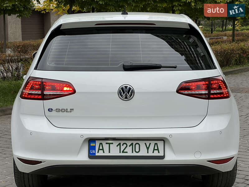Хетчбек Volkswagen e-Golf 2015 в Івано-Франківську