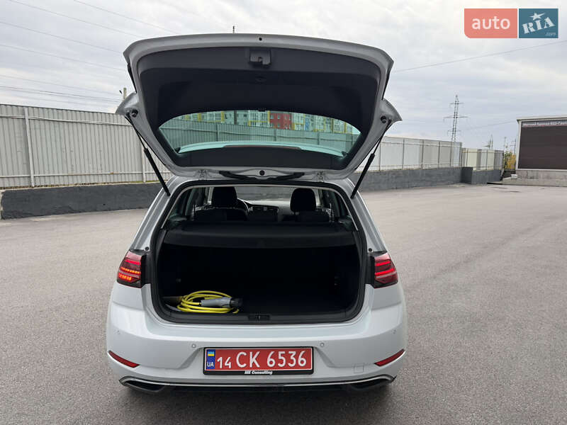 Хэтчбек Volkswagen e-Golf 2017 в Виннице фото 12 Хэтчбек Volkswagen e-Golf 2017 в Виннице