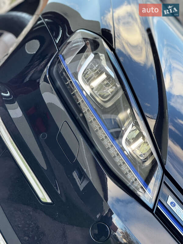 Хэтчбек Volkswagen e-Golf 2016 в Дрогобыче фото 7 Хэтчбек Volkswagen e-Golf 2016 в Дрогобыче