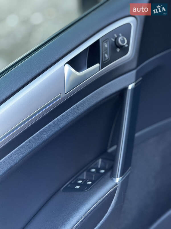 Хэтчбек Volkswagen e-Golf 2016 в Дрогобыче фото 34 Хэтчбек Volkswagen e-Golf 2016 в Дрогобыче