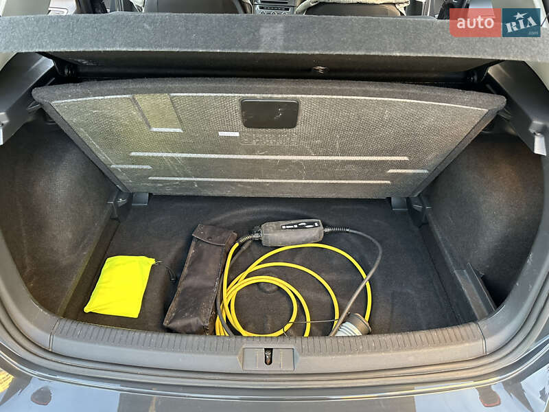 Хетчбек Volkswagen e-Golf 2015 в Кам'янець-Подільському