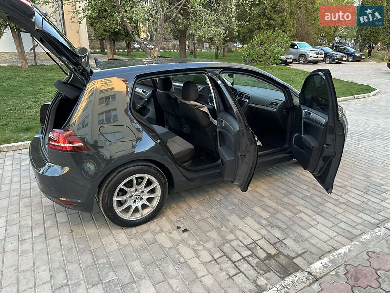 Хетчбек Volkswagen e-Golf 2015 в Кам'янець-Подільському