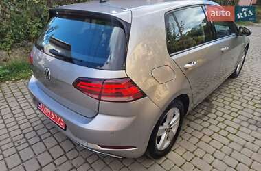 Хэтчбек Volkswagen e-Golf 2017 в 