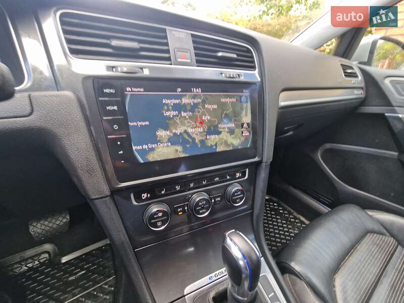 Хэтчбек Volkswagen e-Golf 2017 в Львове фото 39 Хэтчбек Volkswagen e-Golf 2017 в Львове