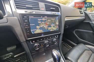 Хэтчбек Volkswagen e-Golf 2017 в 