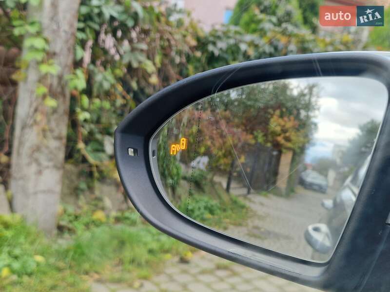 Хэтчбек Volkswagen e-Golf 2017 в Львове фото 45 Хэтчбек Volkswagen e-Golf 2017 в Львове