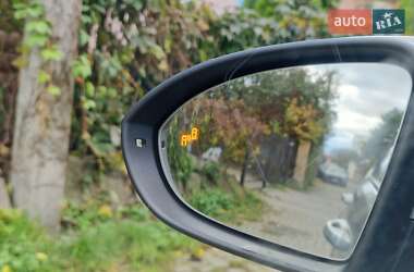 Хэтчбек Volkswagen e-Golf 2017 в 