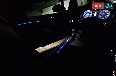 Хэтчбек Volkswagen e-Golf 2017 в 