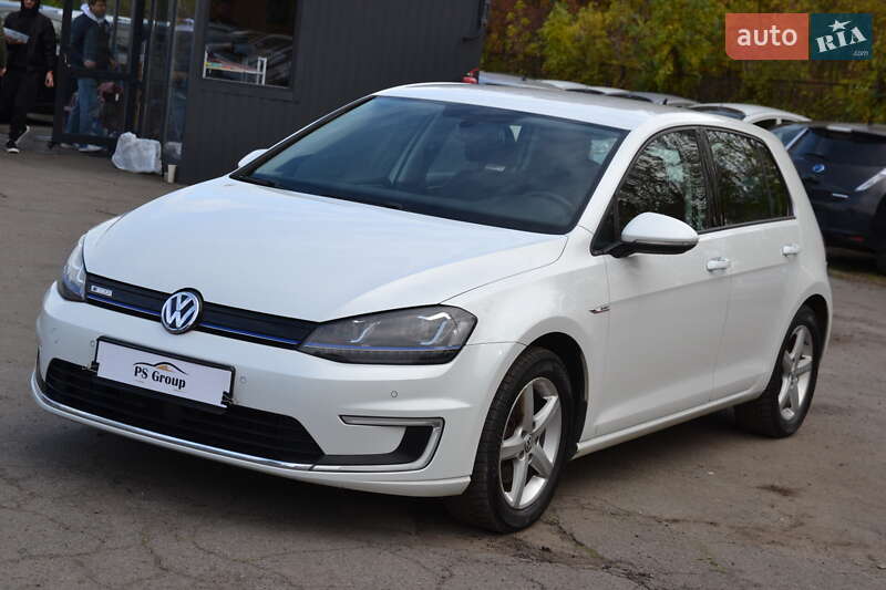 Volkswagen e-Golf 2015