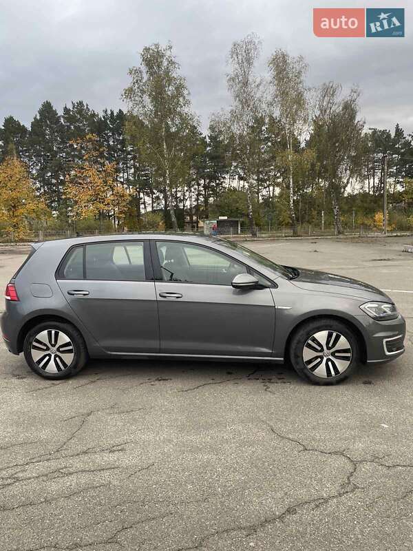 Хетчбек Volkswagen e-Golf 2019 в Житомирі