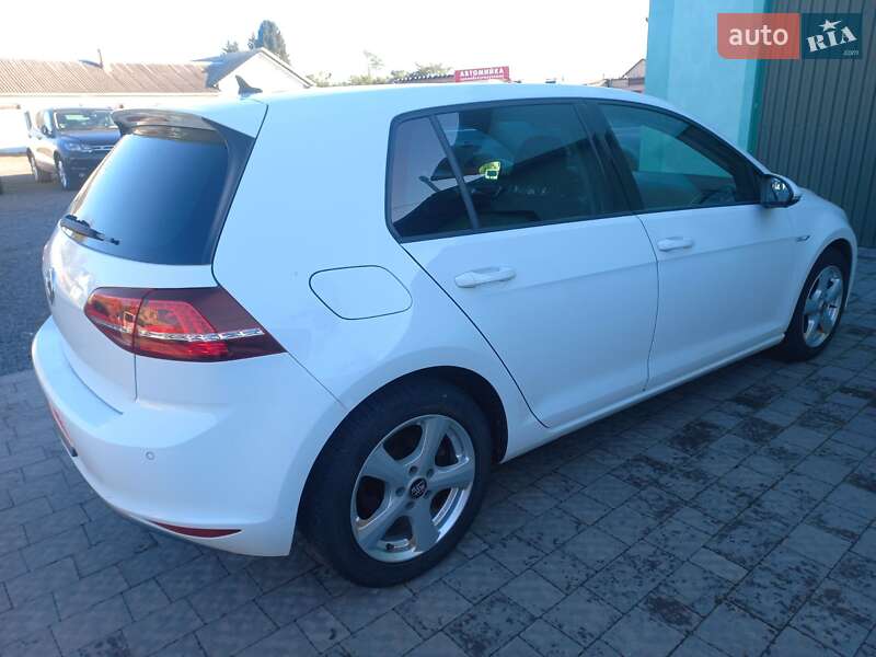 Хетчбек Volkswagen e-Golf 2015 в Шептицькому