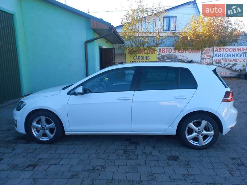 Хетчбек Volkswagen e-Golf 2015 в Шептицькому