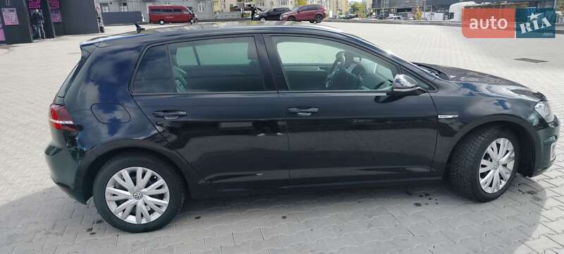 Хэтчбек Volkswagen e-Golf 2016 в Дублянах