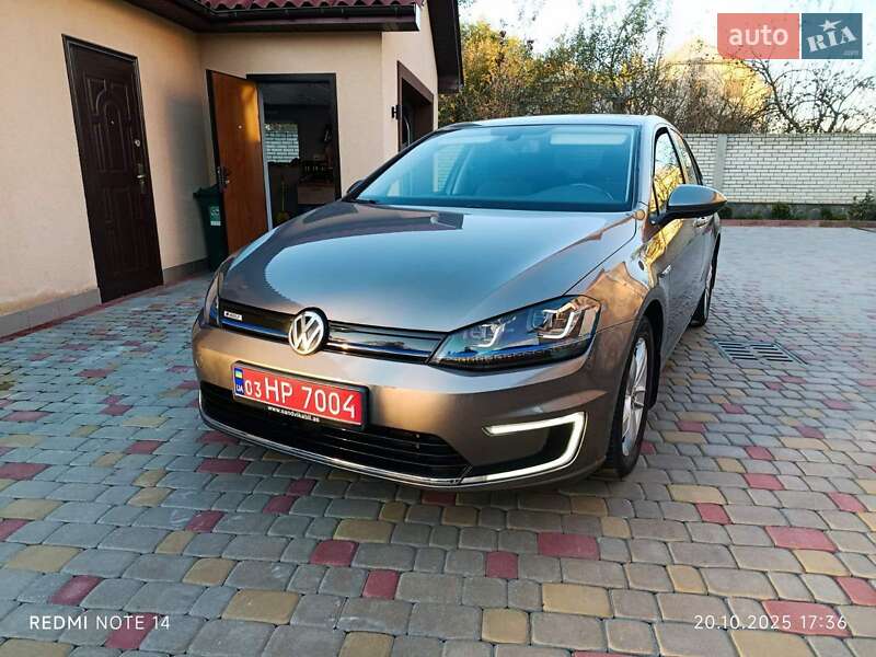 Хэтчбек Volkswagen e-Golf 2015 в Ивано-Франковске