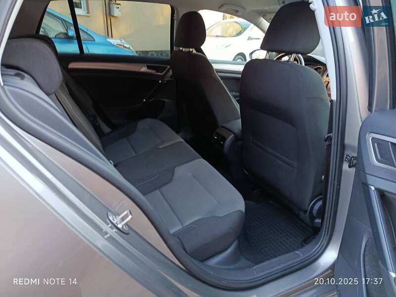 Хэтчбек Volkswagen e-Golf 2015 в Ивано-Франковске