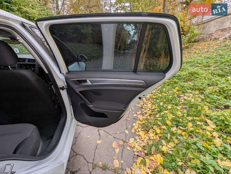 Хетчбек Volkswagen e-Golf 2018 в Рівному