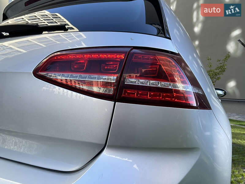 Хетчбек Volkswagen e-Golf 2015 в Львові