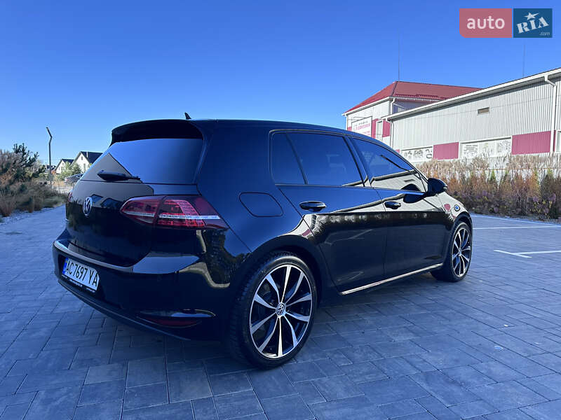 Хэтчбек Volkswagen e-Golf 2015 в Луцке фото 13 Хэтчбек Volkswagen e-Golf 2015 в Луцке