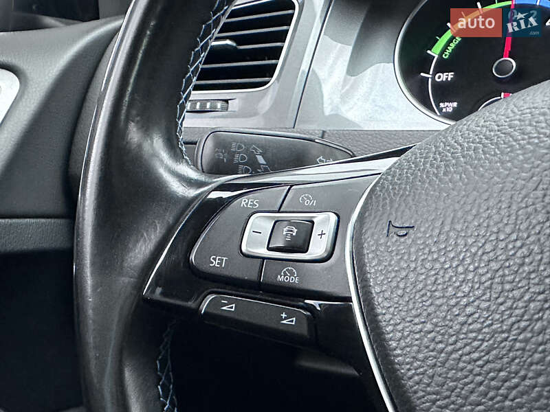 Хэтчбек Volkswagen e-Golf 2015 в Луцке фото 27 Хэтчбек Volkswagen e-Golf 2015 в Луцке
