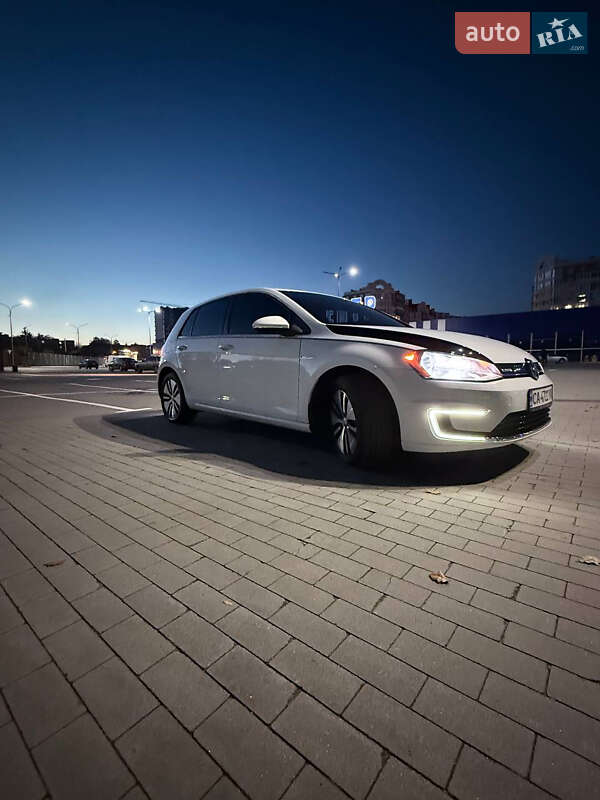Хэтчбек Volkswagen e-Golf 2016 в Умани