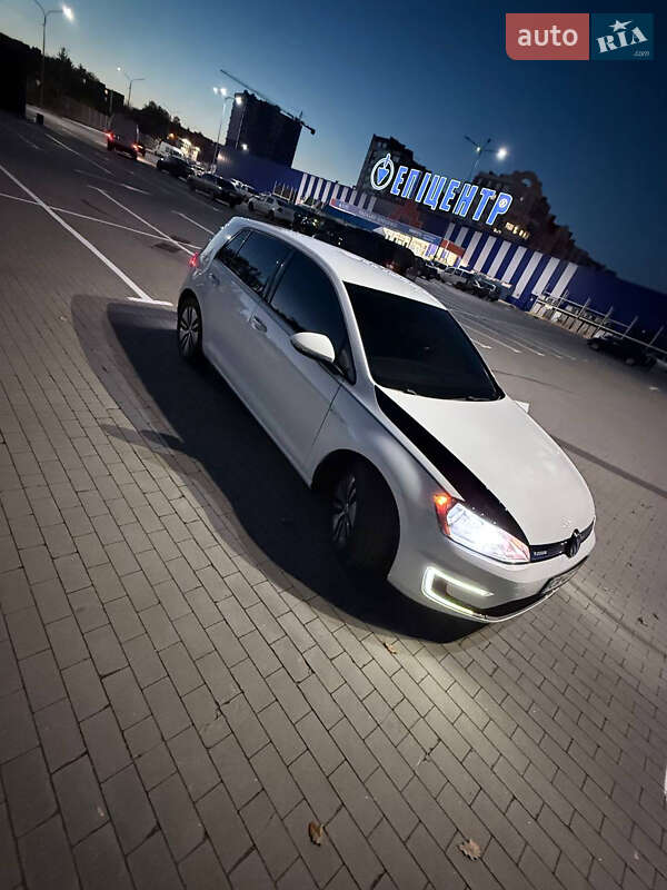 Хэтчбек Volkswagen e-Golf 2016 в Умани
