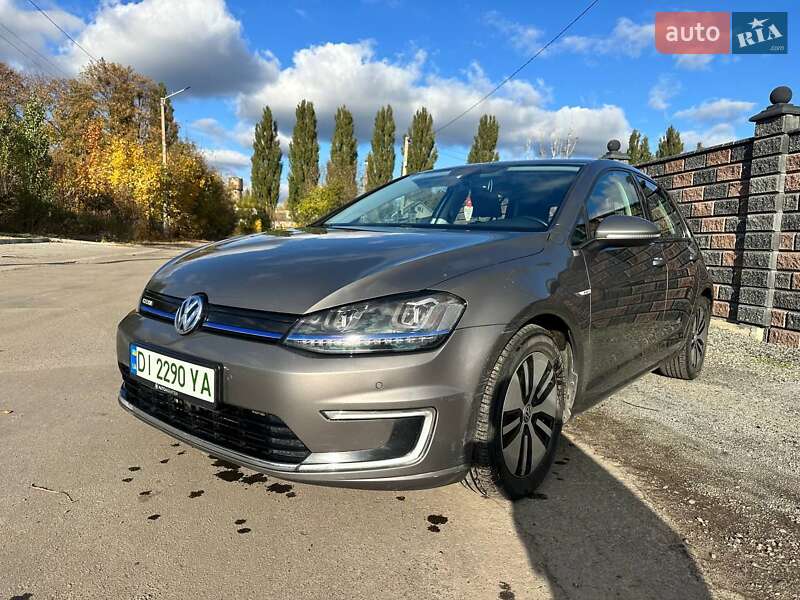 Хэтчбек Volkswagen e-Golf 2015 в Луцке