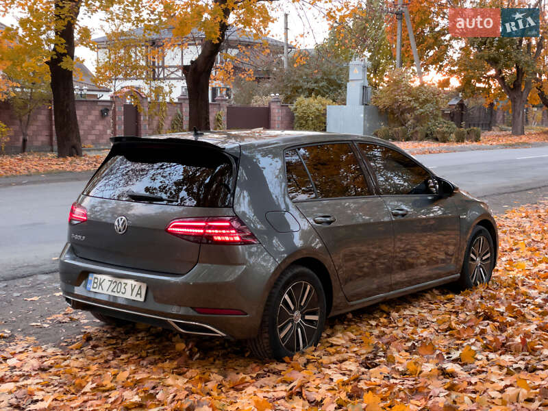 Хетчбек Volkswagen e-Golf 2019 в Рівному