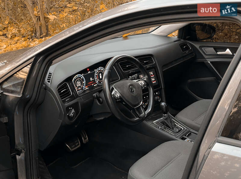 Хетчбек Volkswagen e-Golf 2019 в Рівному